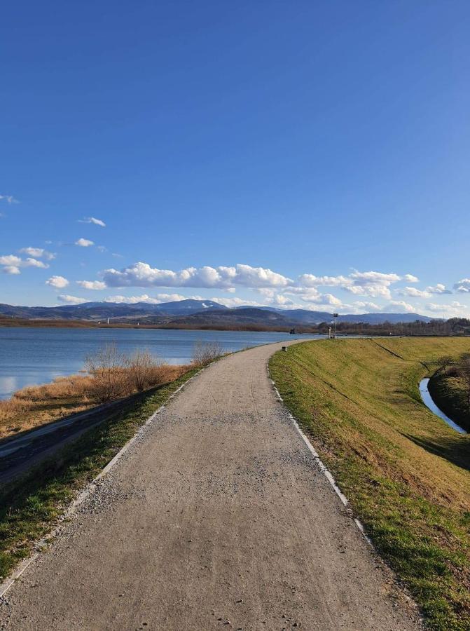Domki Nad Jeziorem Zarzecze  Bagian luar foto